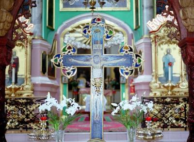 A striking feature of the Eastern Orthodox churches in Vilnius is their vibrant use of colors. The visual experience is one that is new to many visitors from the West.  Although still very active places of worship, they are open to visitors. 